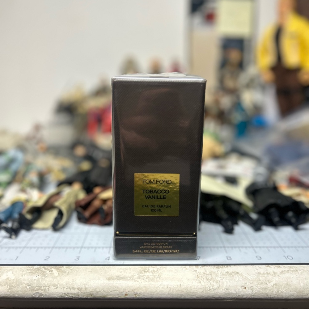 Tom Ford Tobacco Vanille Perfume - Luxurious Brown and Gold